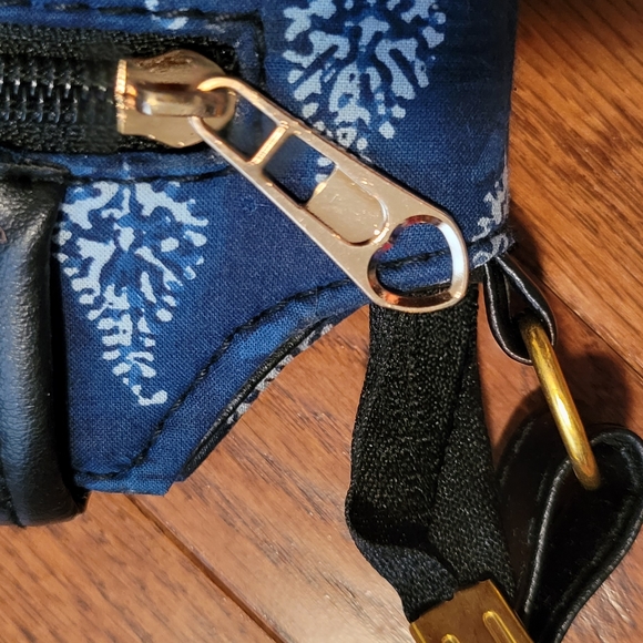 Batik blue Indigo flap top crossbody Indian adjustable purse with zippers - Picture 8 of 9